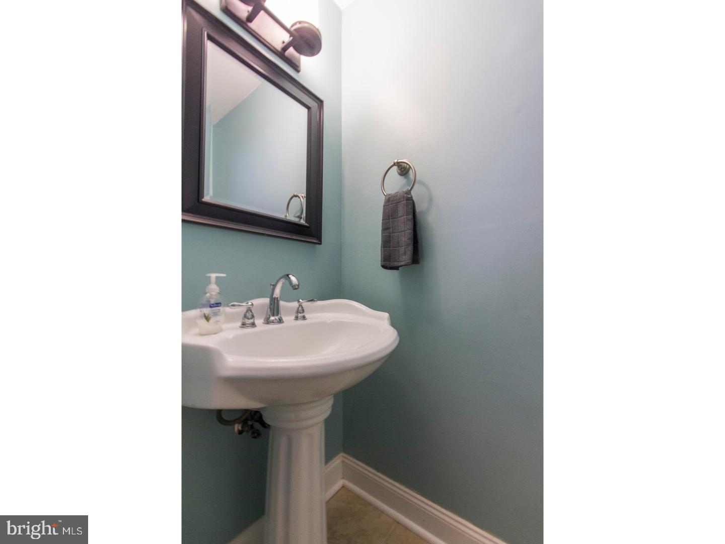 244 Ripka Street Philadelphia, PA 19127 - Photo 11 of 25