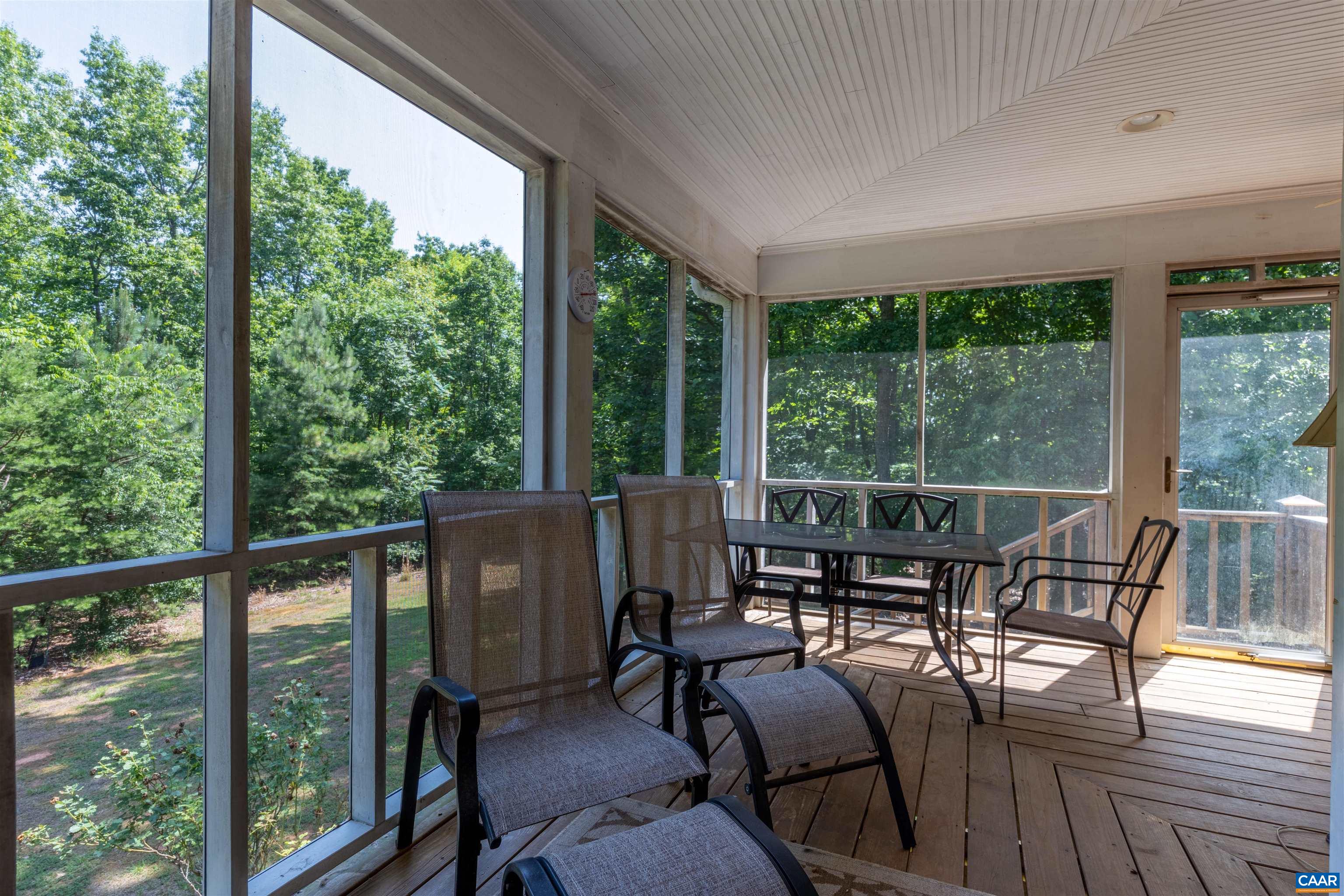 363 Bridgeport Road Scottsville, VA 24590 - Photo 8 of 39