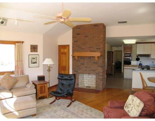 7 Longfellow Road Westborough, MA 01581 - Photo 4 of 23 Gallery Image 4