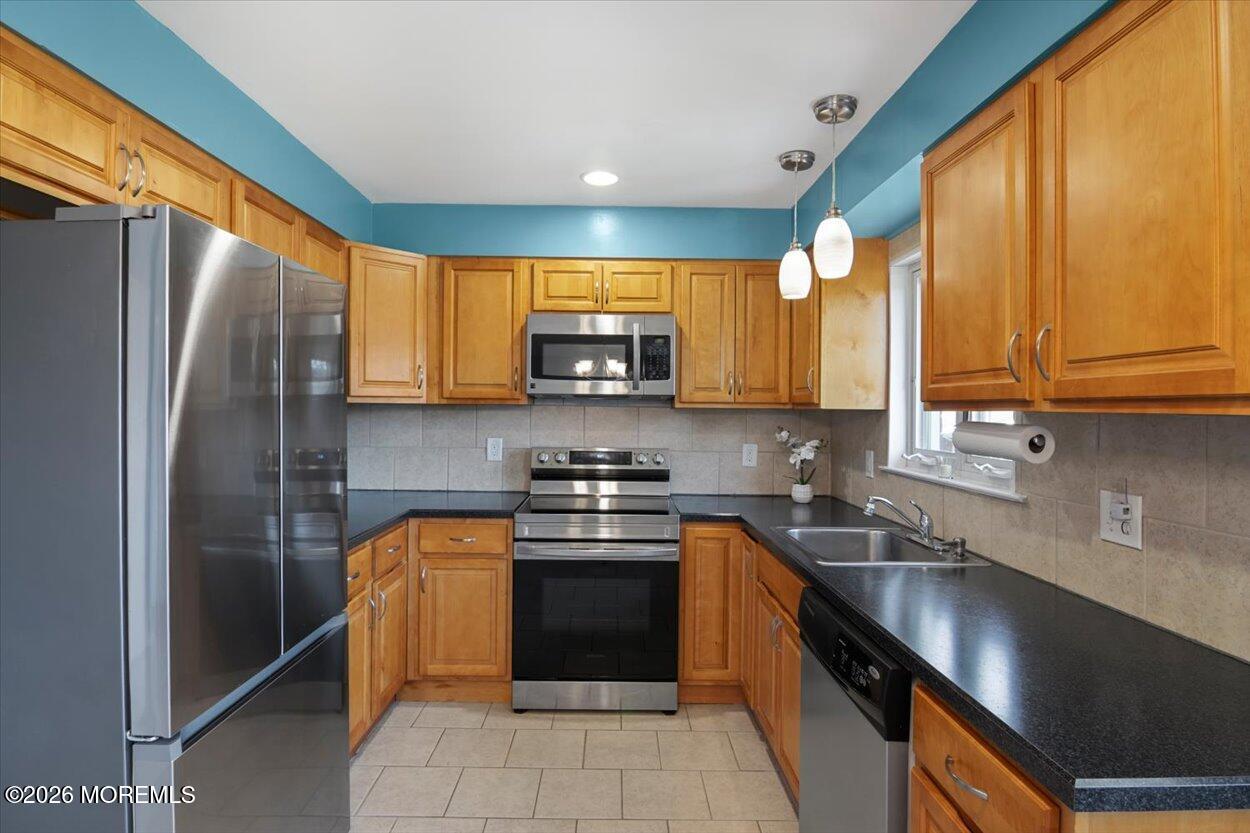 136 A Azalea Drive Whiting, NJ 08759 - Photo 3 of 55 10-09