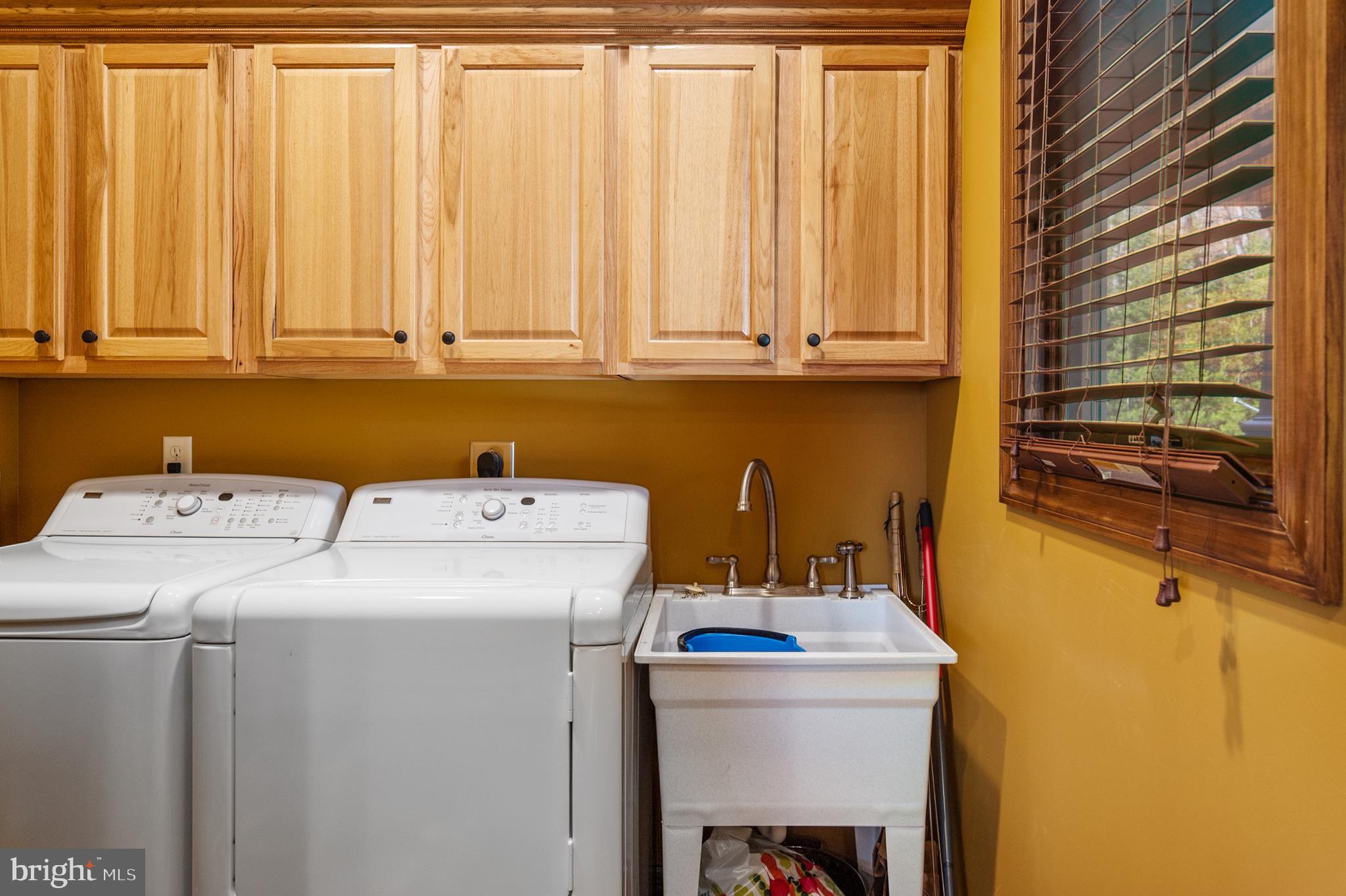 219 Shale Road Shenandoah, VA 22849 - Photo 99 of 140 huge laundry off kitchen