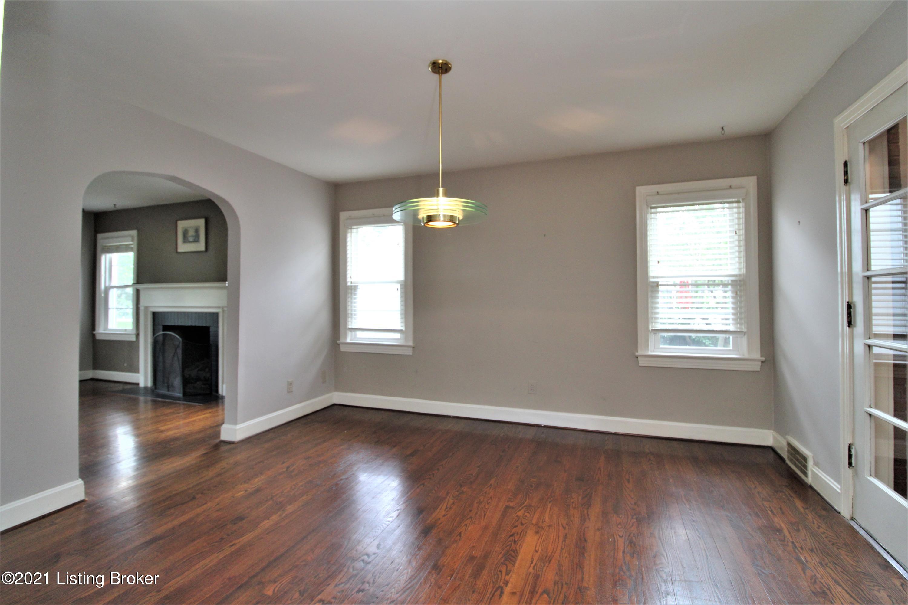 217 Fairmeade Road Louisville, KY 40207 - Photo 8 of 56 IMG_5079