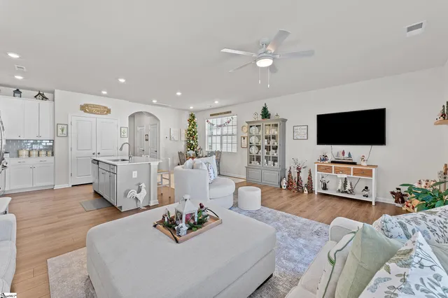 $254,900 | 6 Loebner Lane, Simpsonville, SC 29680