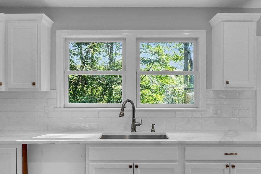 47 Englewood Road, Unit B Gloucester, MA 01930 - Photo 3 of 20 Gallery Image 3