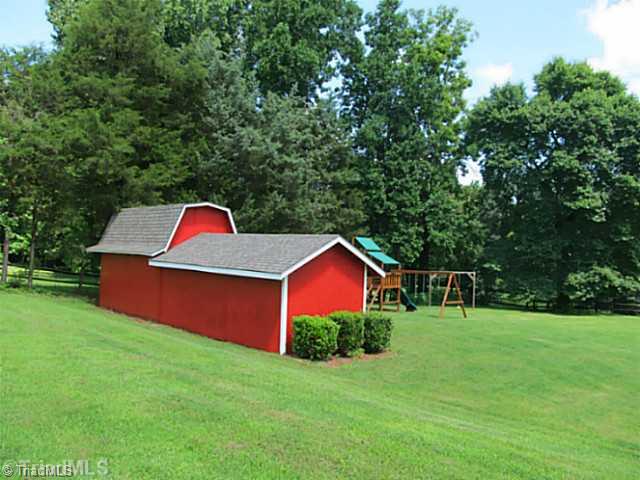 4303 Filmore Road Greensboro, NC 27409 - Photo 14 of 16 Storage.