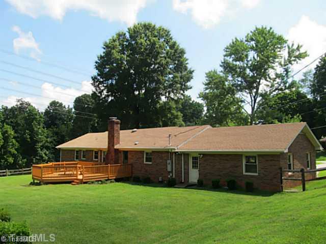 4303 Filmore Road Greensboro, NC 27409 - Photo 15 of 16 Exterior Back.