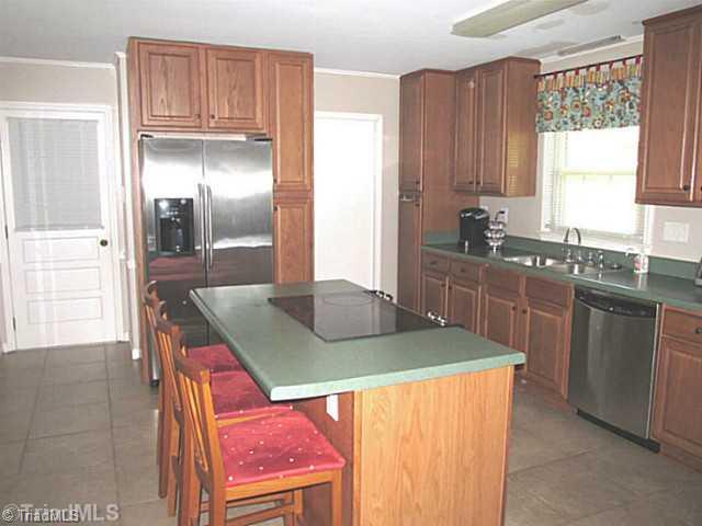 4303 Filmore Road Greensboro, NC 27409 - Photo 6 of 16 Kitchen.