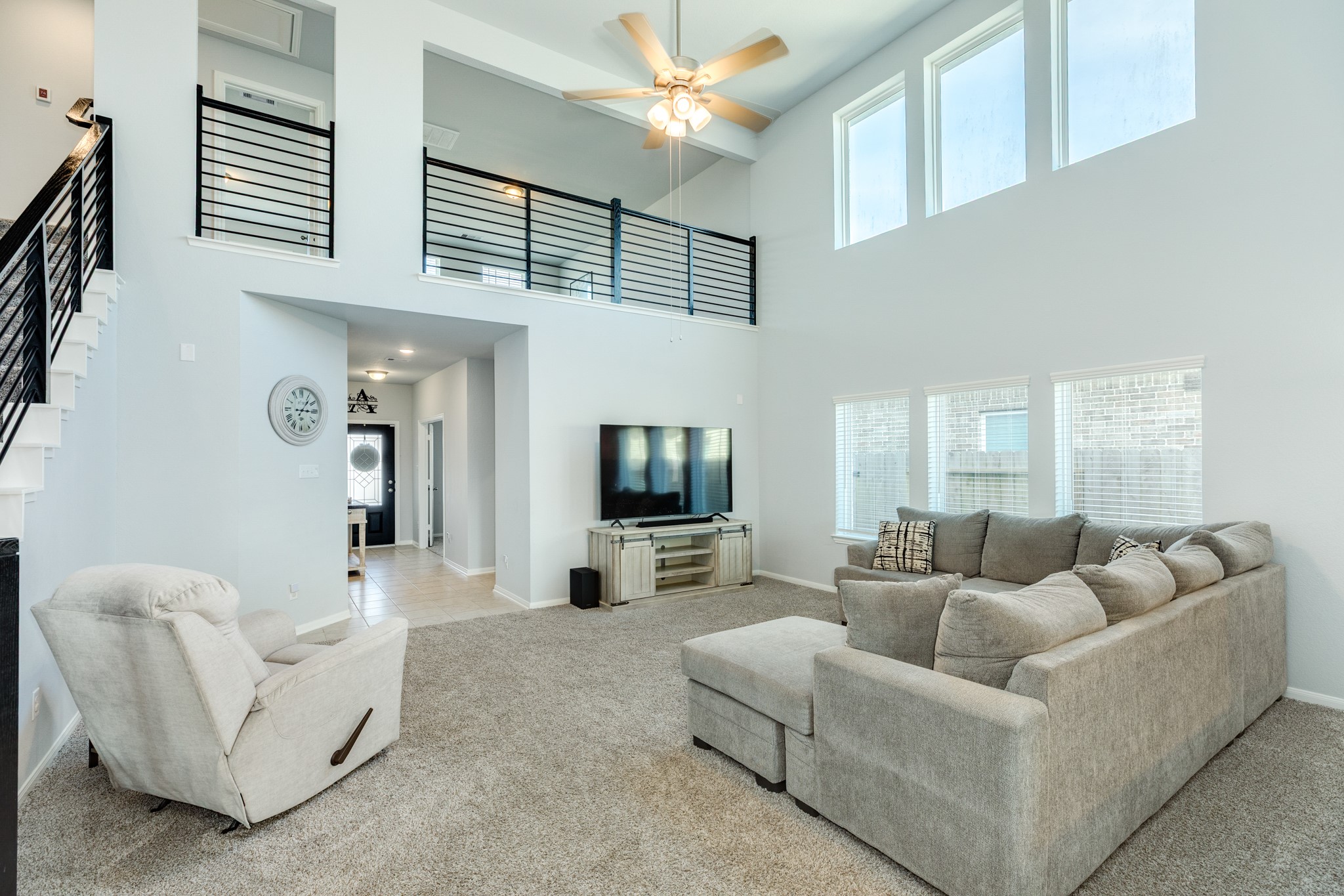 3640 Crosspointe Pass Angleton, TX 77515 - Photo 3 of 21