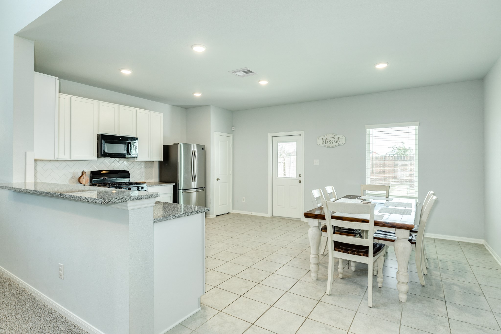 3640 Crosspointe Pass Angleton, TX 77515 - Photo 4 of 21