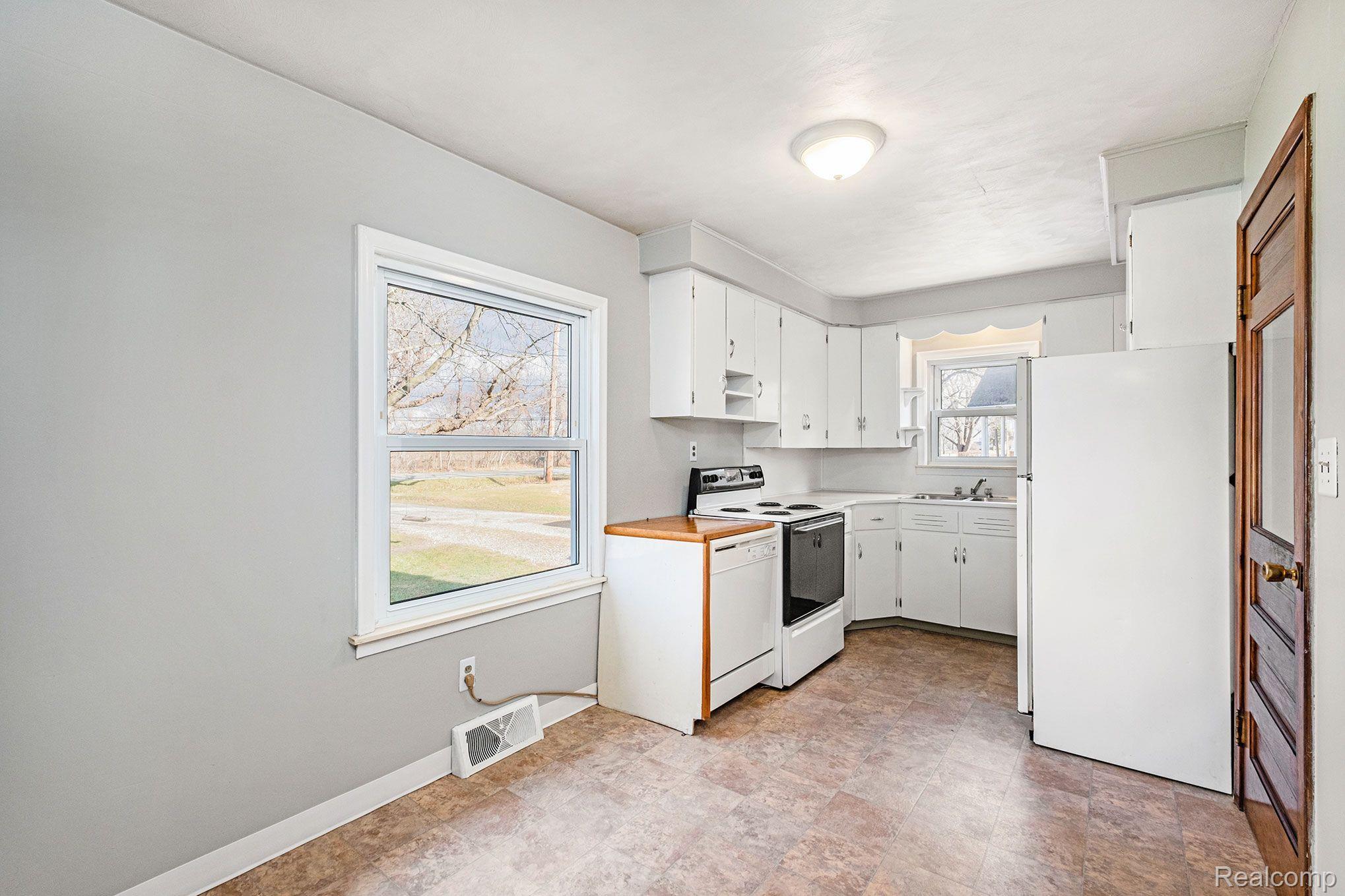 1452 Carleton Rockwood Road Carleton, MI 48117 - Photo 9 of 26 Gallery Image 9