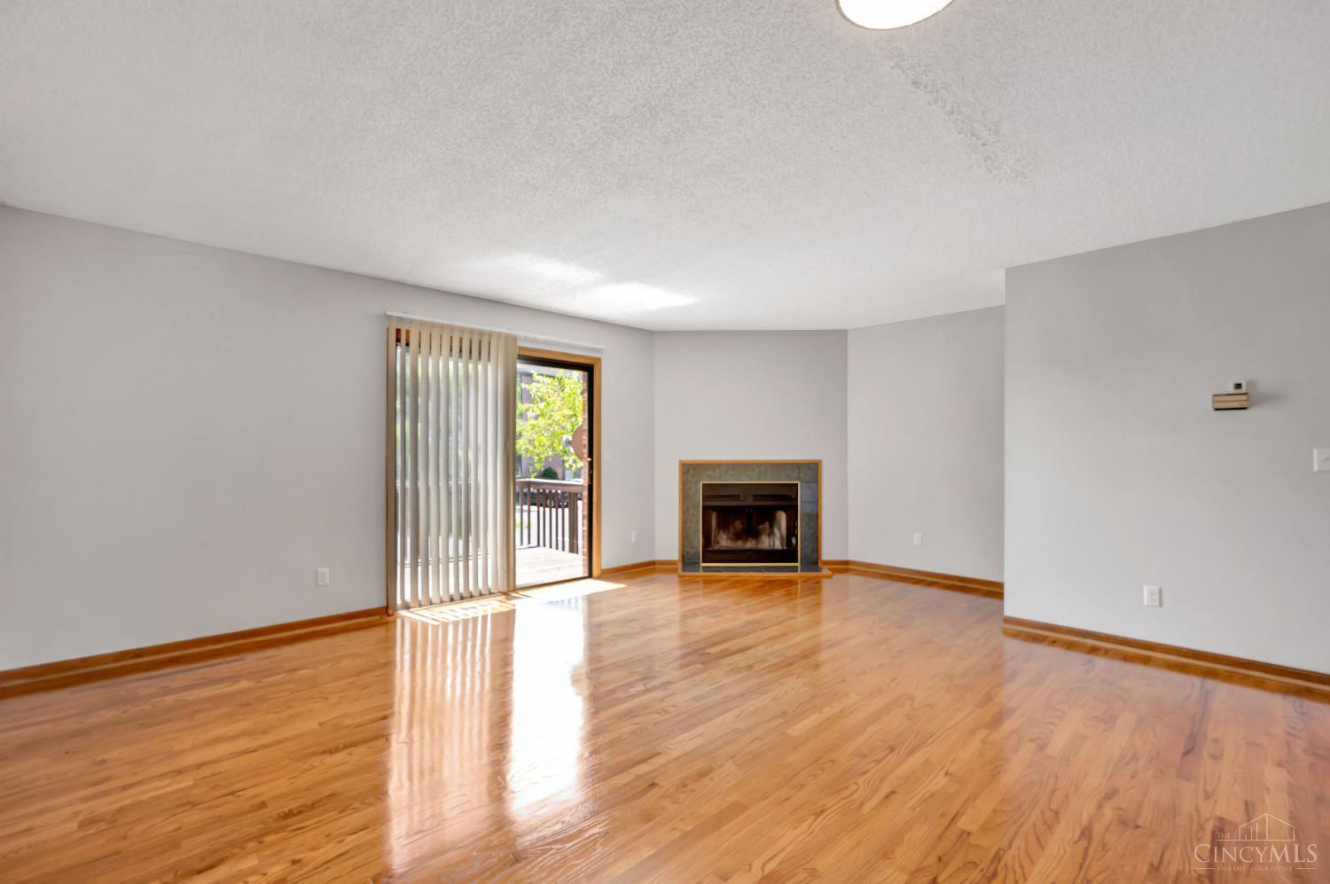 10667 Montgomery Road, Unit 13 Montgomery, OH 45242 - Photo 9 of 36