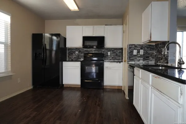 $1,680 | 8162 Heights Valley, Converse, TX 78109
