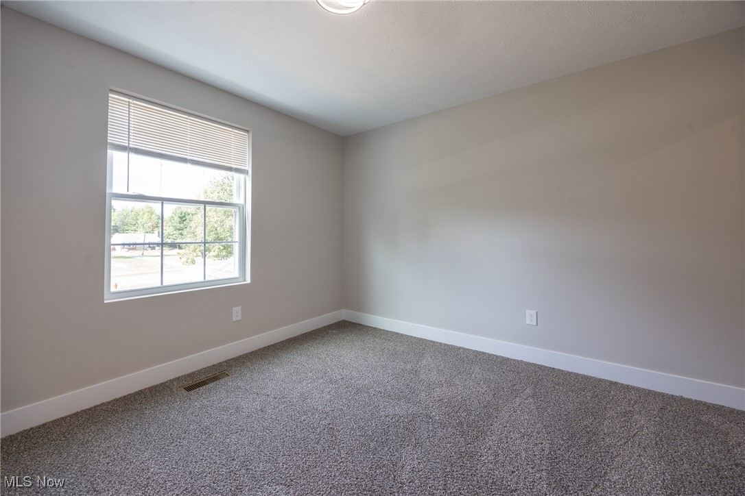 861 Lloyd Road Wickliffe, OH 44092 - Photo 29 of 36 2nd floor office / bedroom with walk-in closet