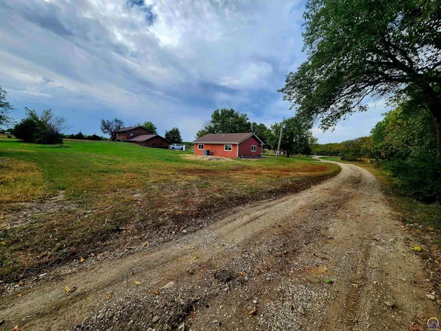 $415,000 | 10790 V4 Road, Hoyt, KS 66440