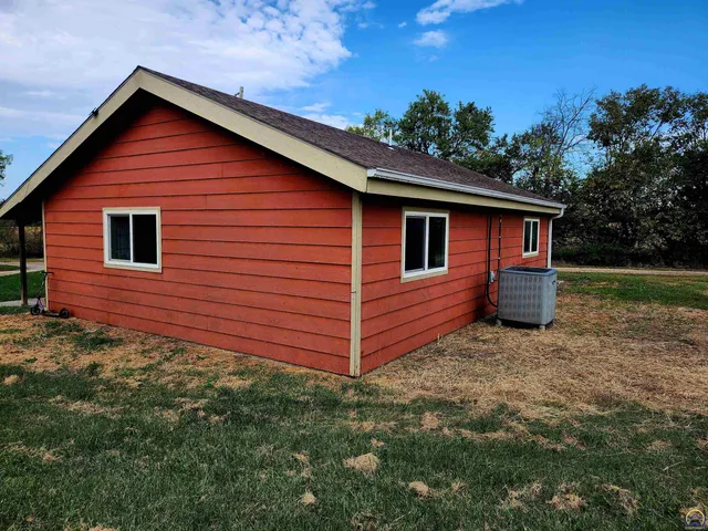 $415,000 | 10790 V4 Road, Hoyt, KS 66440