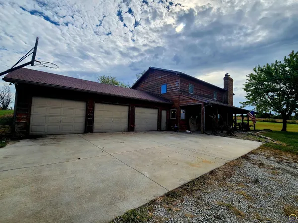 $350,000 | 10790 V4 Road, Hoyt, KS 66440