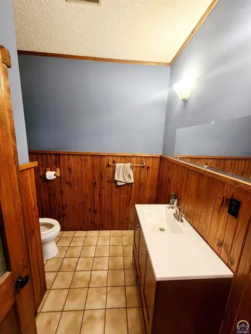 $415,000 | 10790 V4 Road, Hoyt, KS 66440