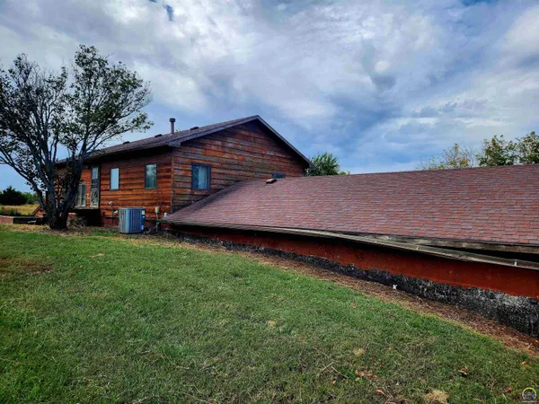 $350,000 | 10790 V4 Road, Hoyt, KS 66440