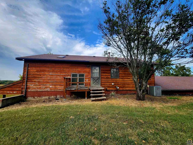 $415,000 | 10790 V4 Road, Hoyt, KS 66440