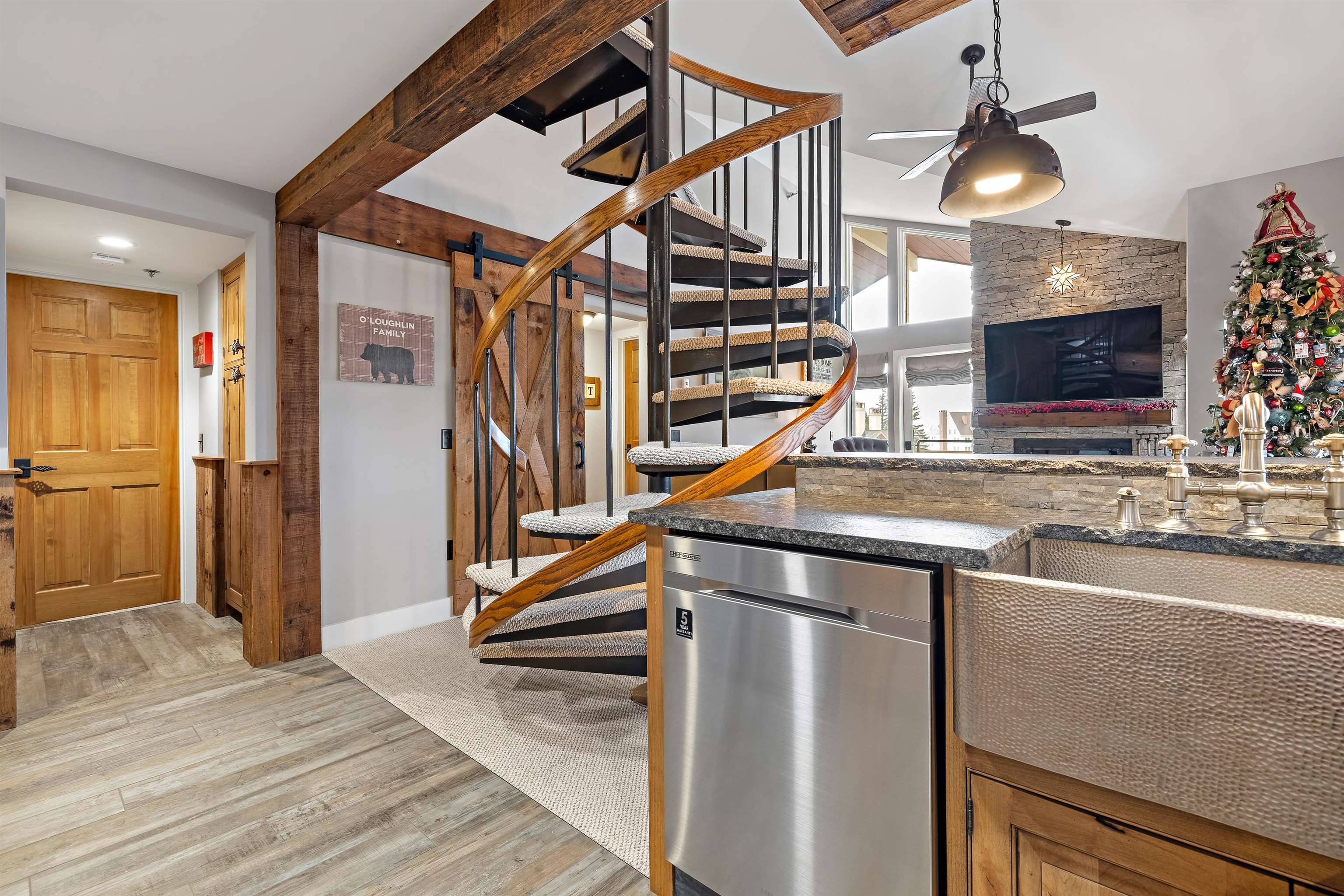 792 Stratton Mountain Road, Unit 4309 Stratton, VT 05155 - Photo 3 of 40 Gallery Image 3