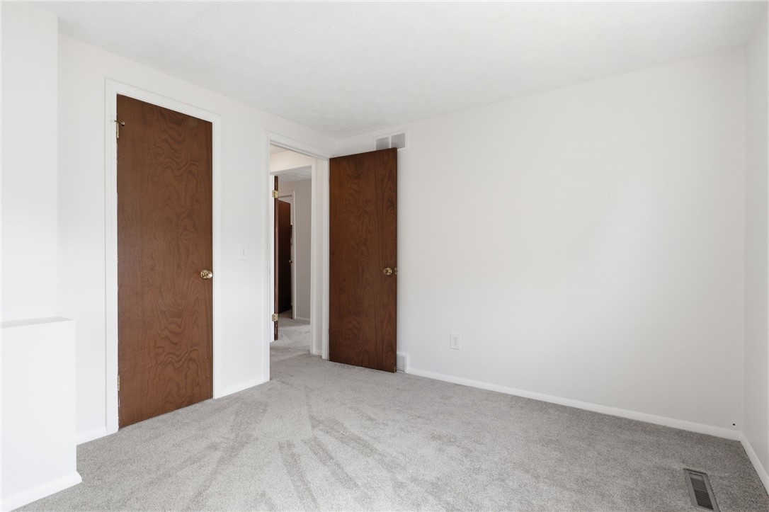 97 Springwood Drive Webster, NY 14580 - Photo 13 of 36
