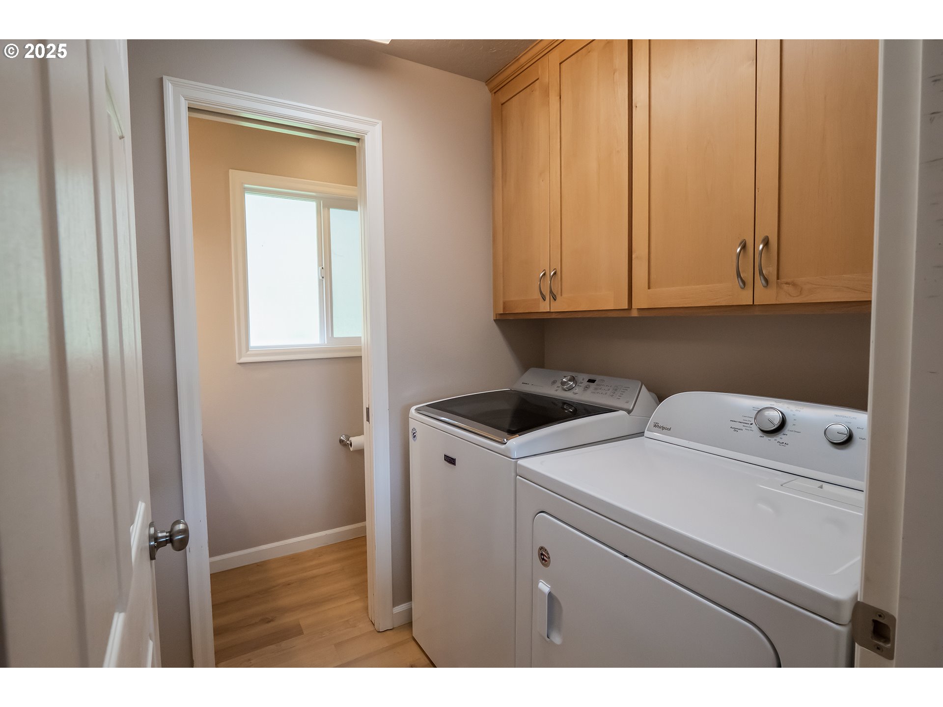 76377 Mosby Creek Road Cottage Grove, OR 97424 - Photo 11 of 48 a utility room with dryer and washer