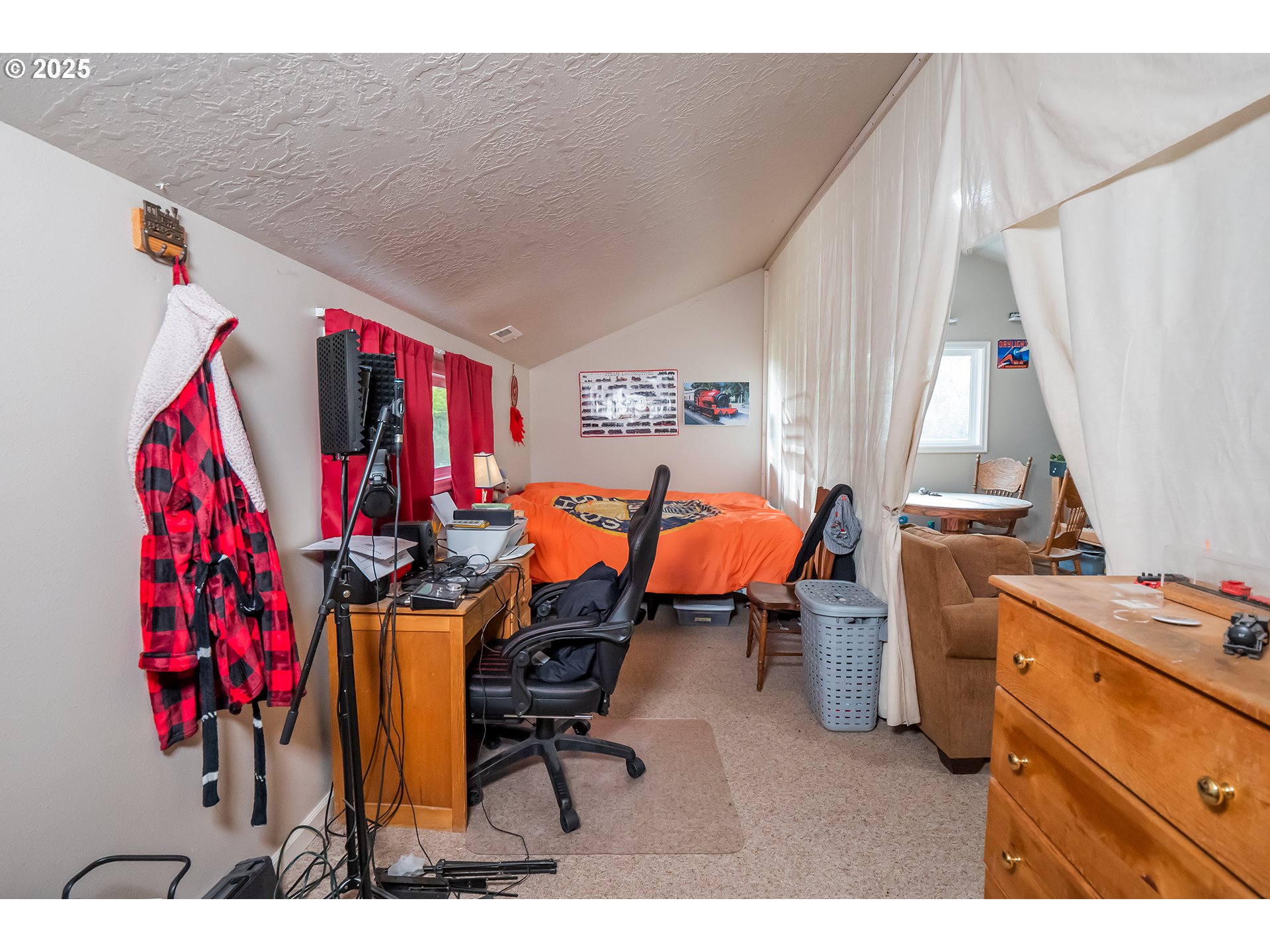 76377 Mosby Creek Road Cottage Grove, OR 97424 - Photo 25 of 48 a view of gym equipment and children play room
