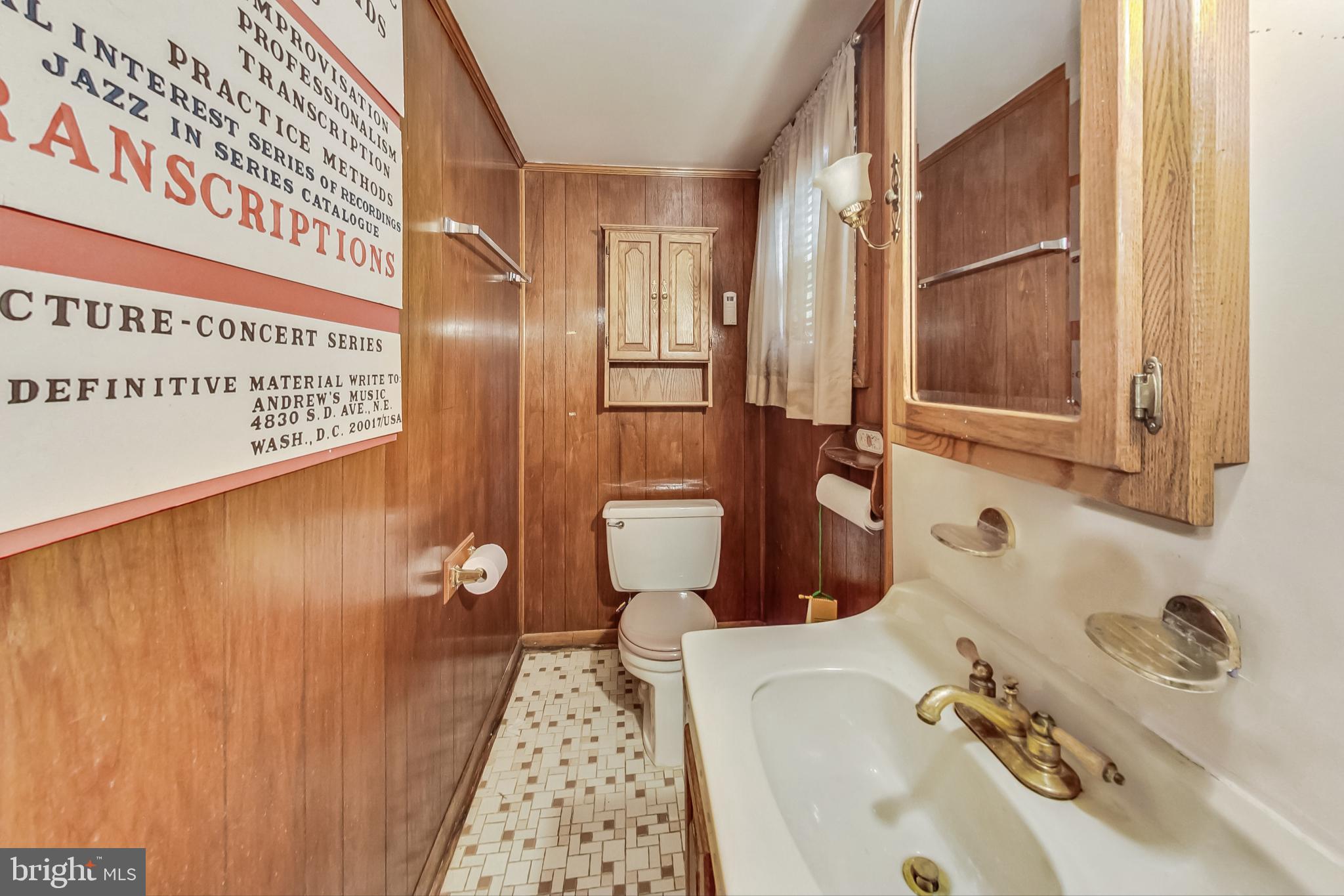 1025 Decatur Street Northeast Washington, DC 20017 - Photo 29 of 39 Full bathroom