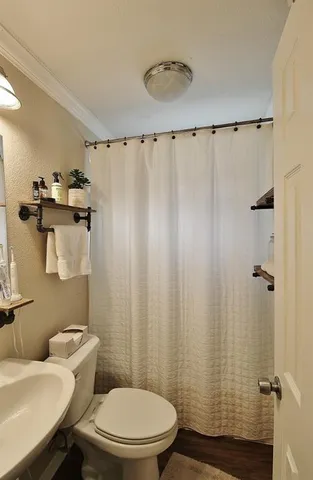 $1,895 | 911 East Lovers Lane, Arlington, TX 76010