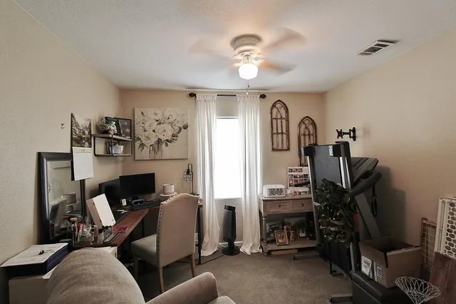 $1,895 | 911 East Lovers Lane, Arlington, TX 76010