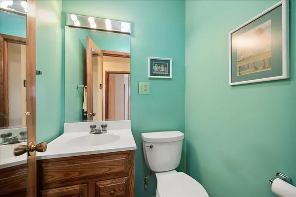 $779,000 | 561 North Happ Road, Northfield, IL 60093