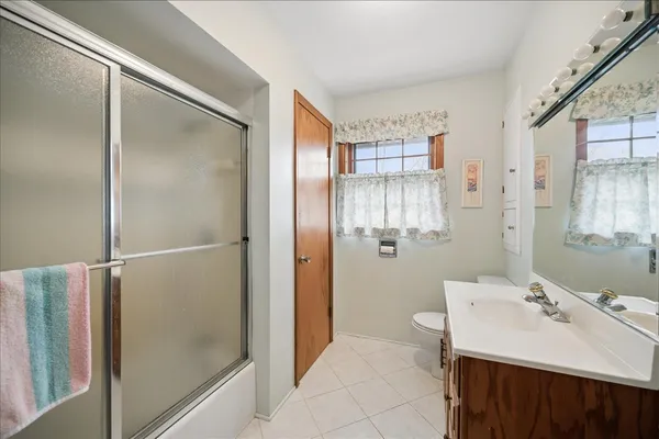 $779,000 | 561 North Happ Road, Northfield, IL 60093
