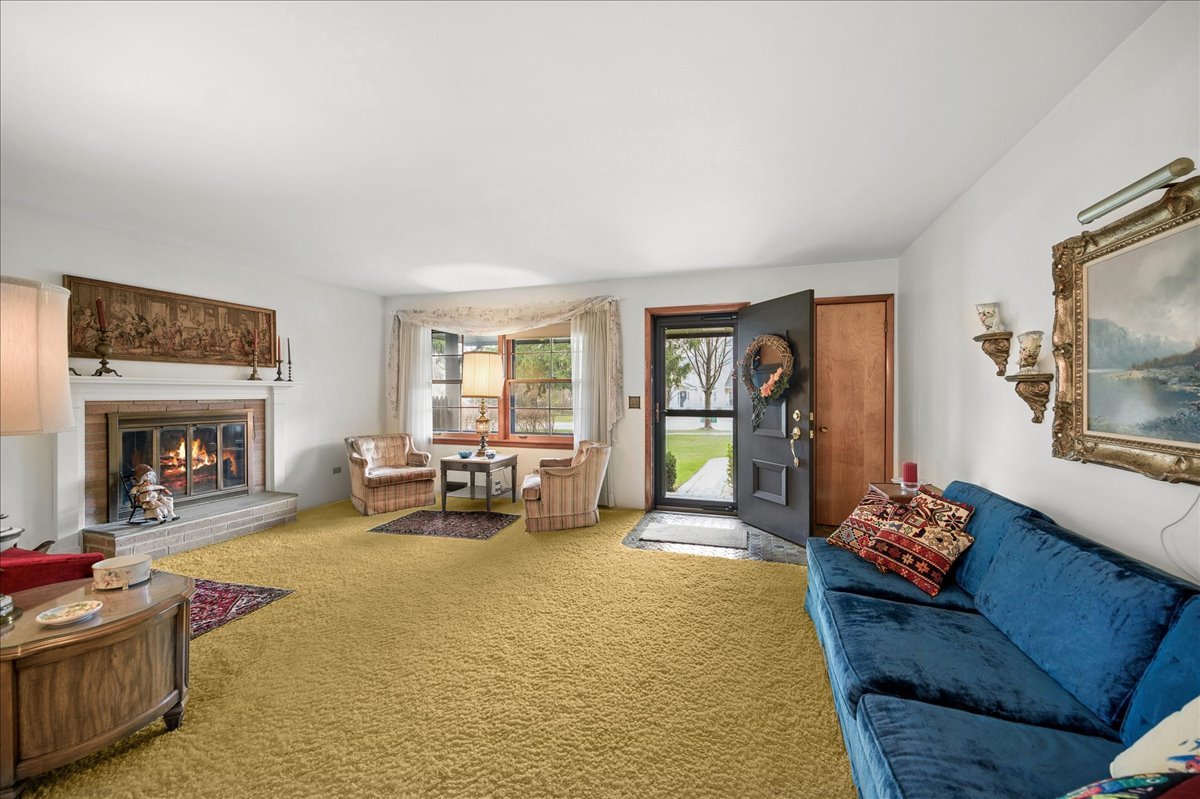 561 North Happ Road Winnetka, IL 60093 - Photo 2 of 24