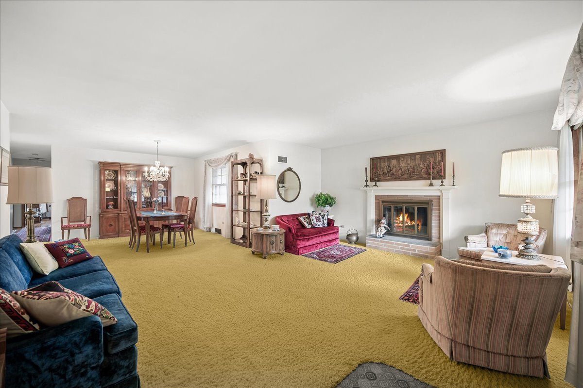 561 North Happ Road Winnetka, IL 60093 - Photo 3 of 24