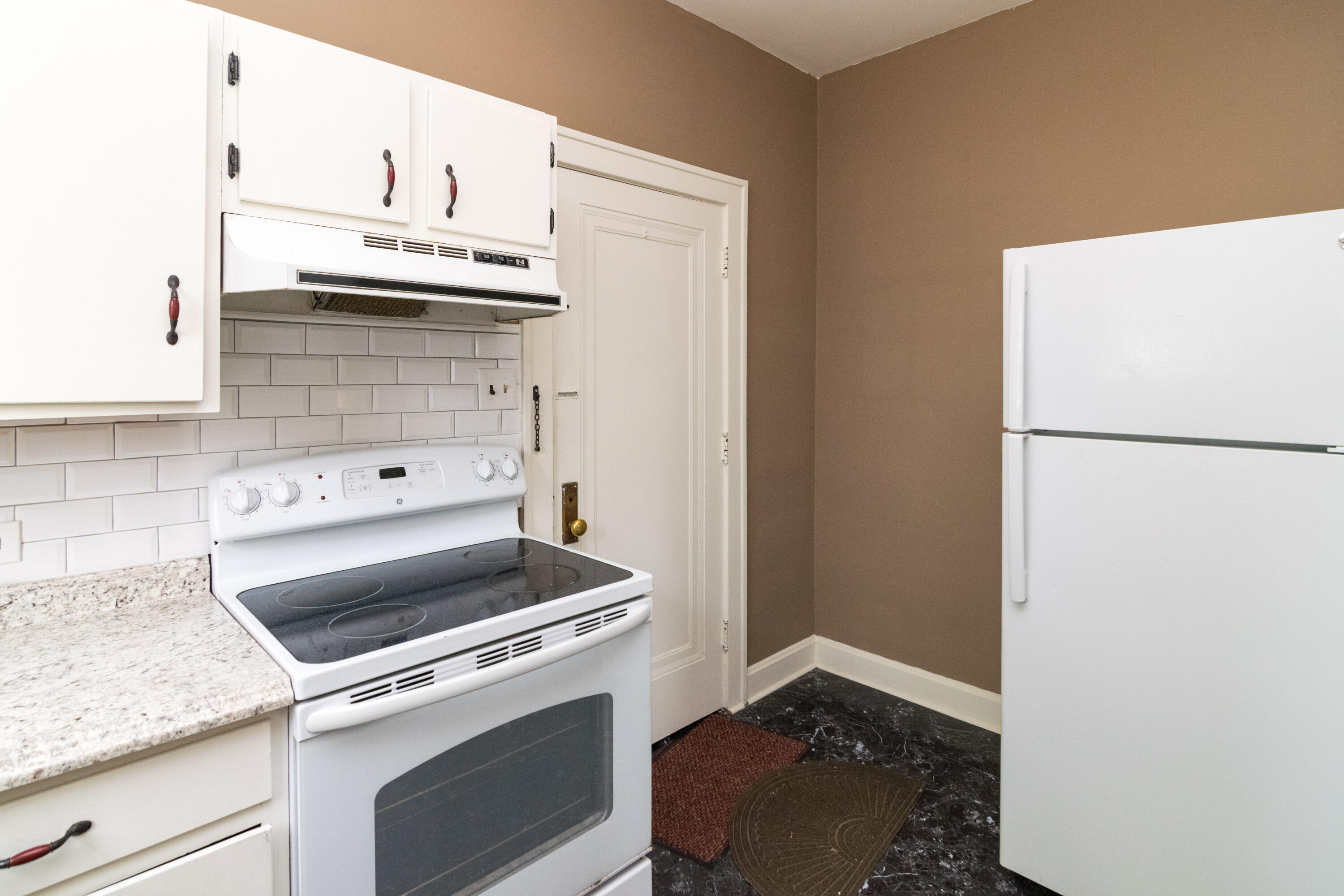 1400 Fontaine Road Lexington, KY 40502 - Photo 2 of 32 1400Fontaine-0145
