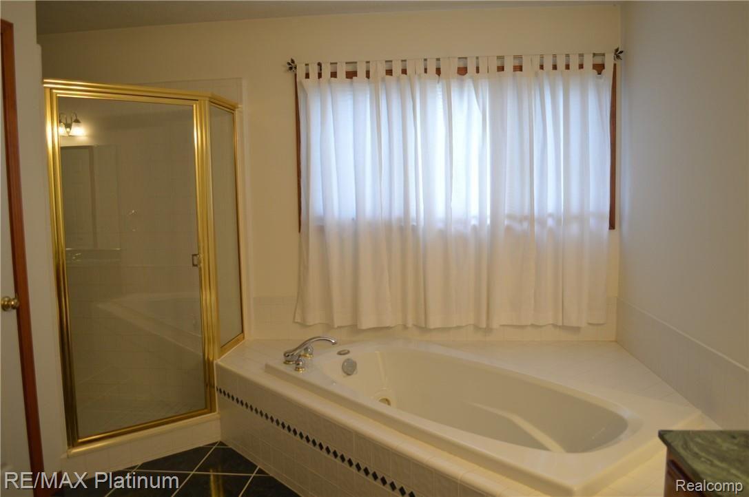 8256 Antcliff Road Howell, MI 48855 - Photo 7 of 26 DSC_0436.JPG