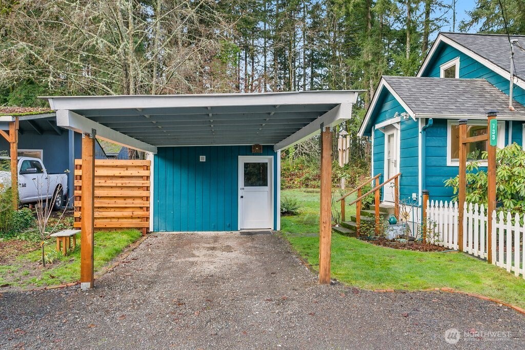 733 Eden Road West Bremerton, WA 98312 - Photo 4 of 37