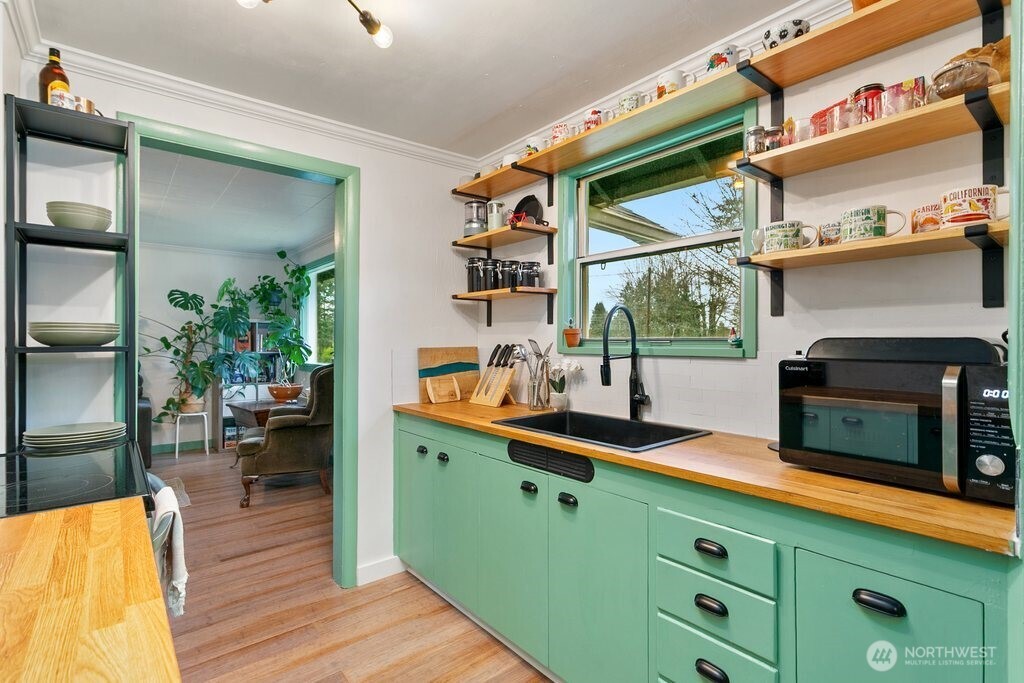 733 Eden Road West Bremerton, WA 98312 - Photo 8 of 37