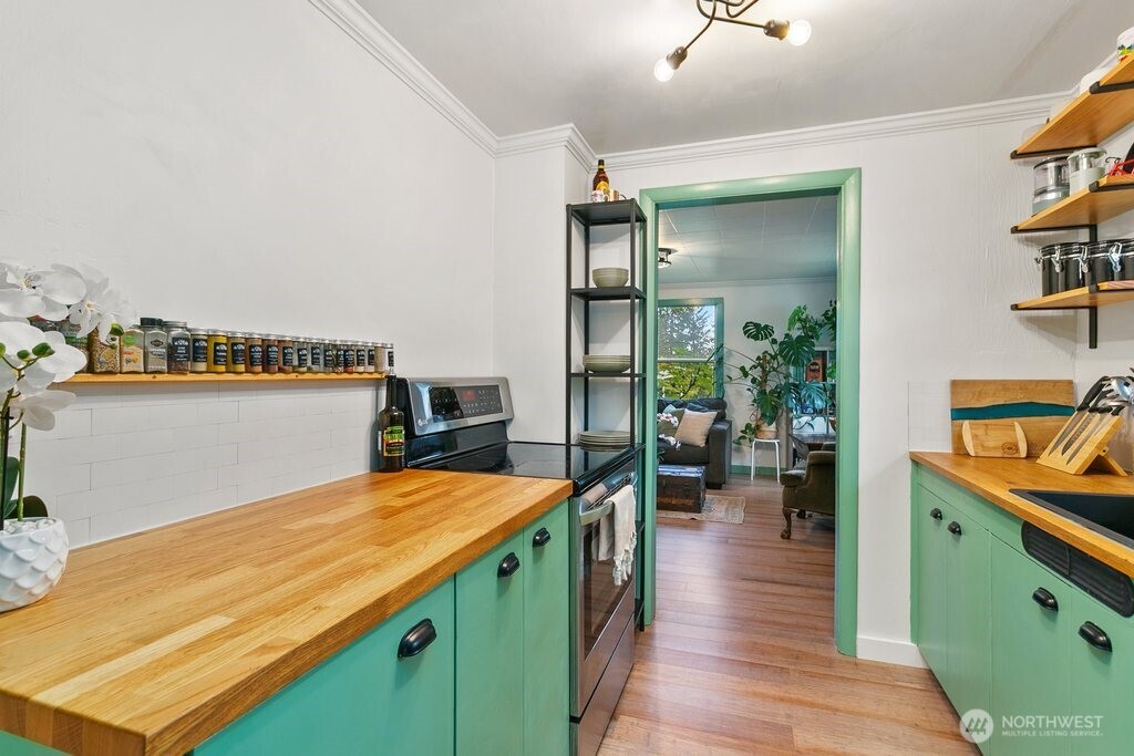 733 Eden Road West Bremerton, WA 98312 - Photo 9 of 37