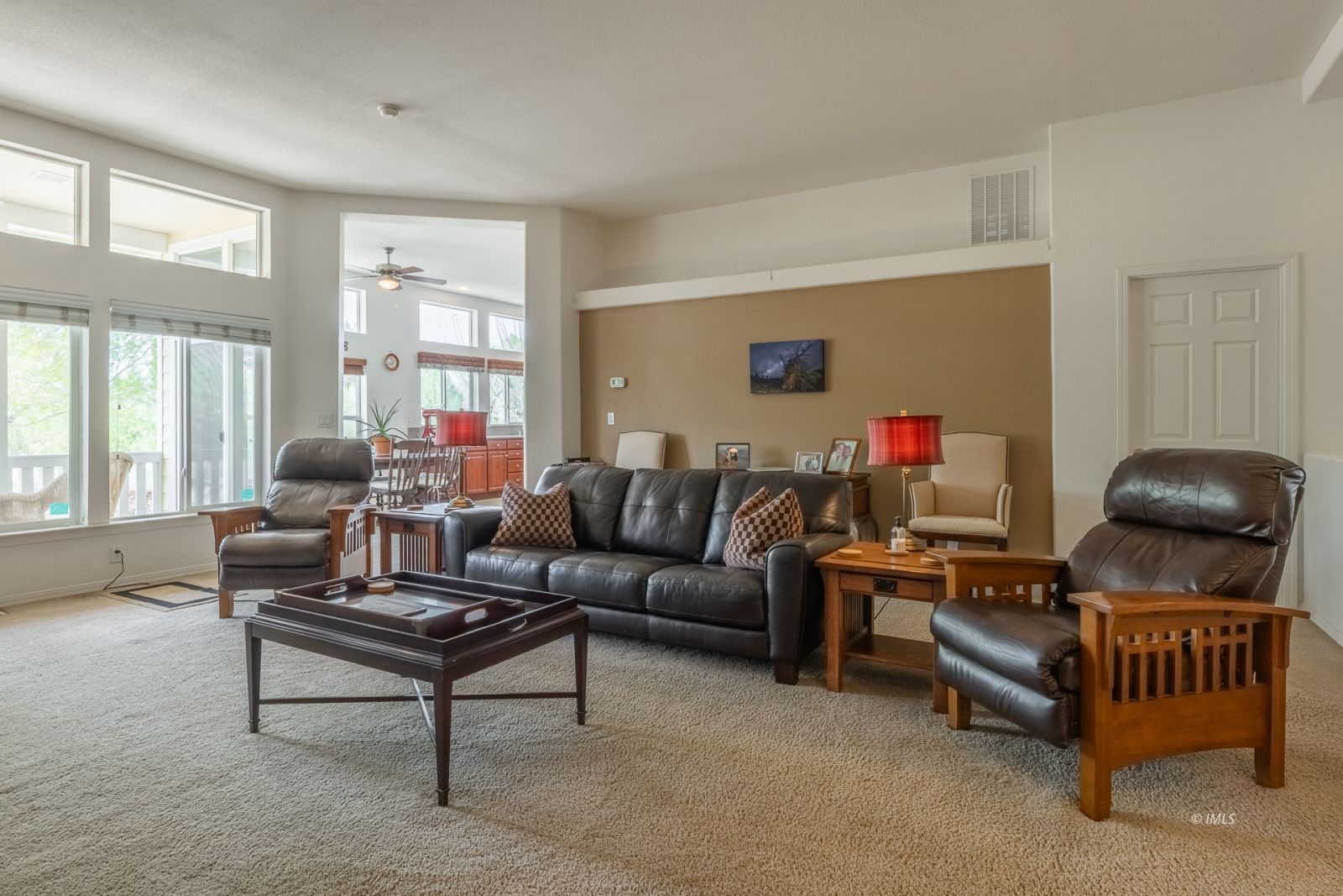 925 McDonald Road Lone Pine, CA 93545 - Photo 18 of 35 Living Area