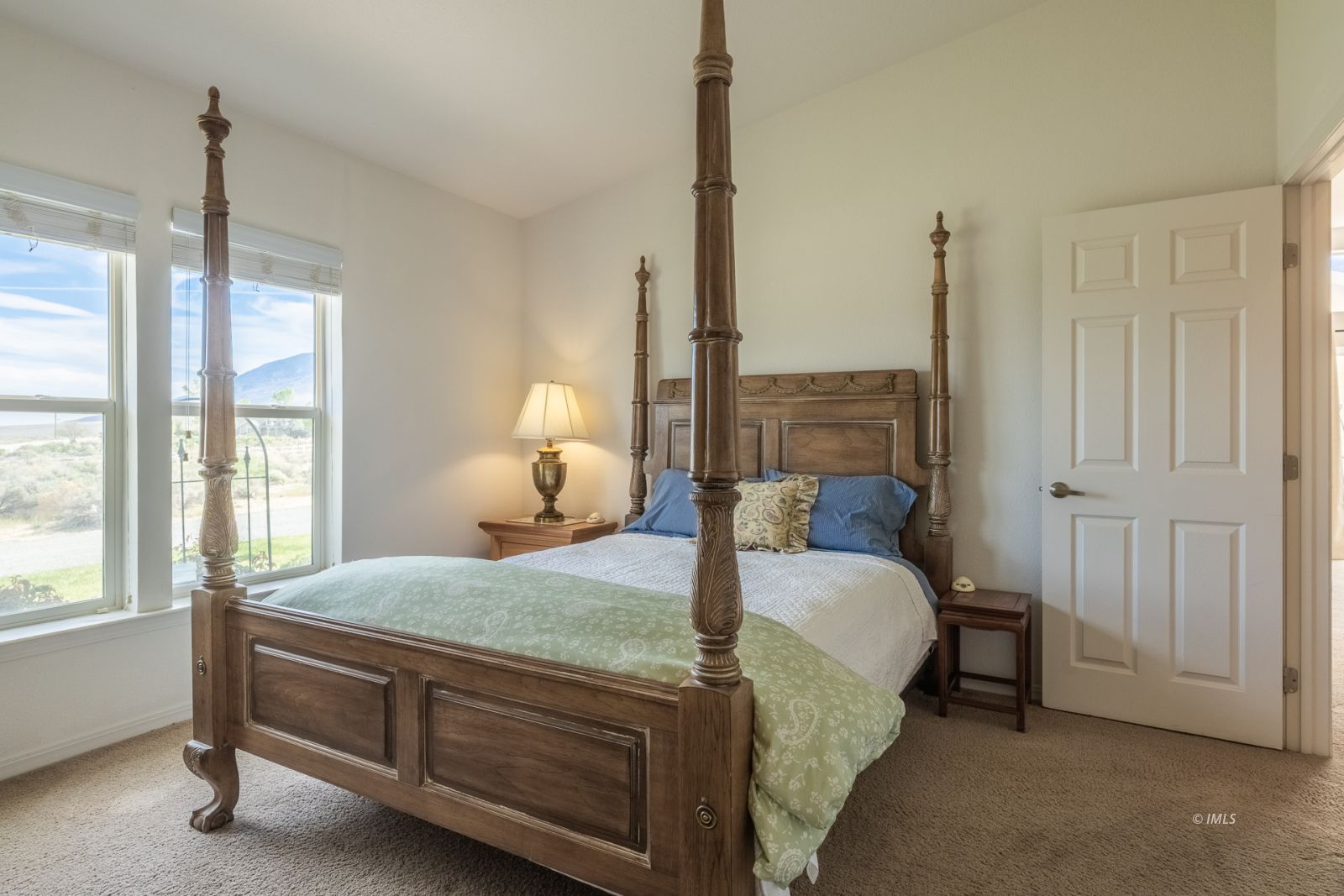 925 McDonald Road Lone Pine, CA 93545 - Photo 24 of 35 Guest Bedroom