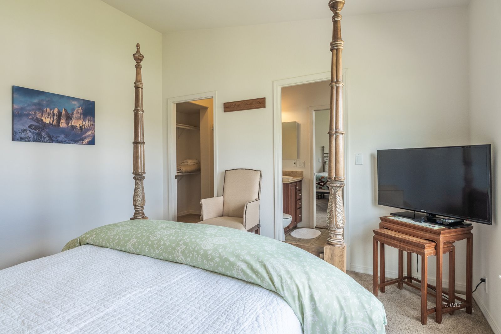 925 McDonald Road Lone Pine, CA 93545 - Photo 25 of 35 Guest Bedroom