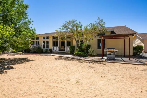 $785,000 | 925 McDonald Road, Lone Pine, CA 93545