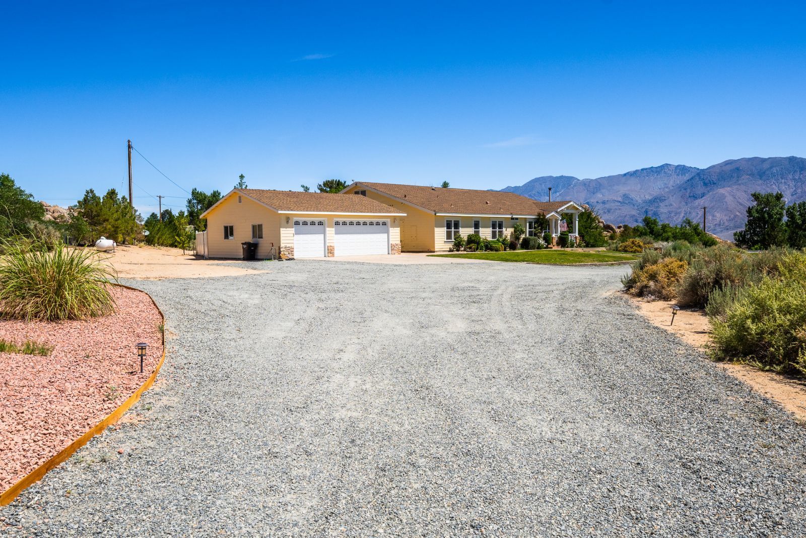 925 McDonald Road Lone Pine, CA 93545 - Photo 6 of 35 Front Exterior