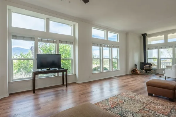 $785,000 | 925 McDonald Road, Lone Pine, CA 93545