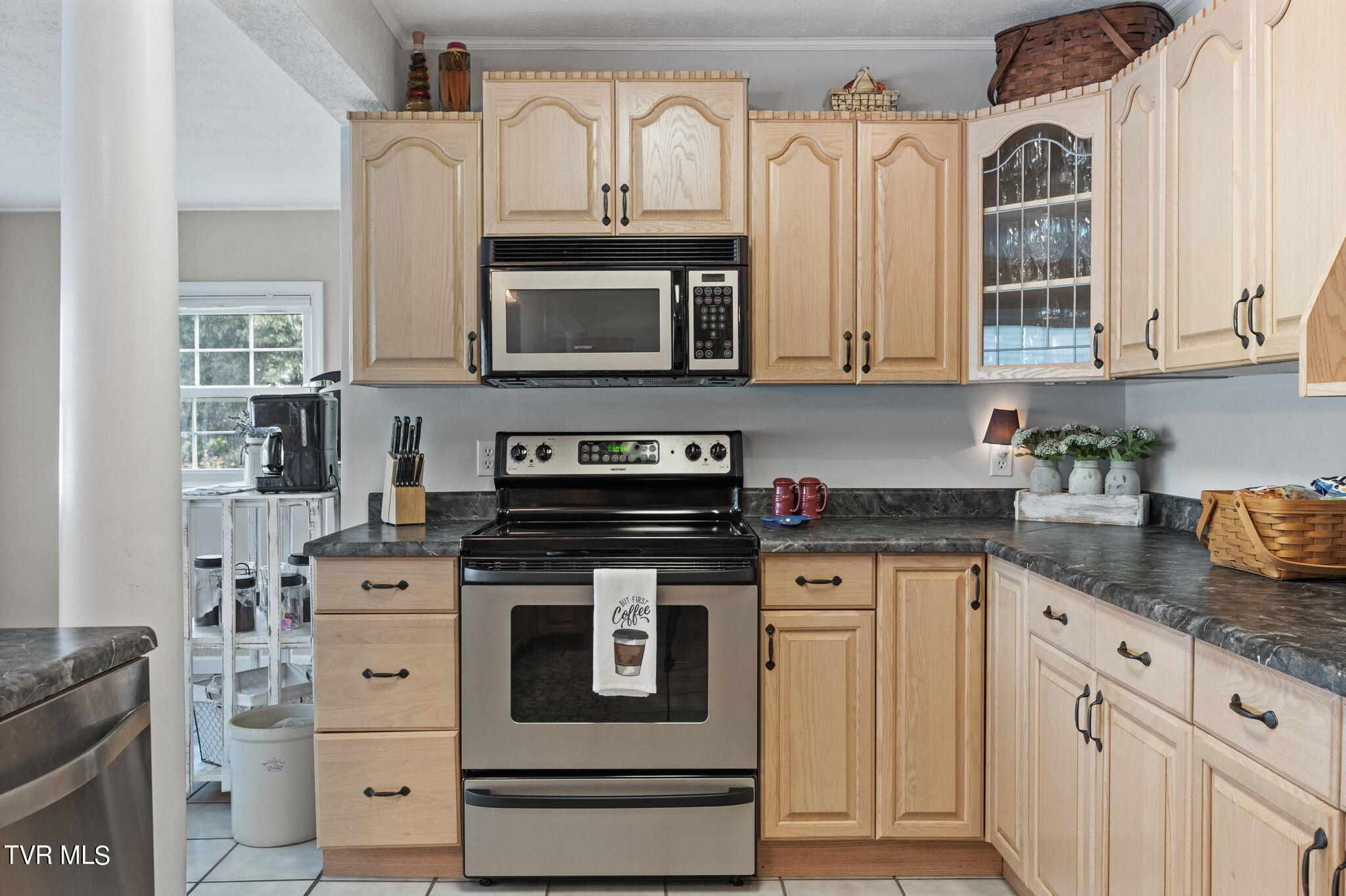 1026 Haw Ridge Road Piney Flats, TN 37686 - Photo 15 of 47 Stainless appliances