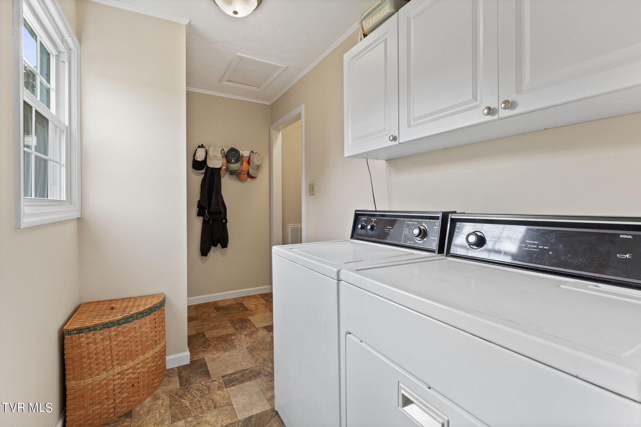 1026 Haw Ridge Road Piney Flats, TN 37686 - Photo 27 of 47 Laundry room just off the kitchen