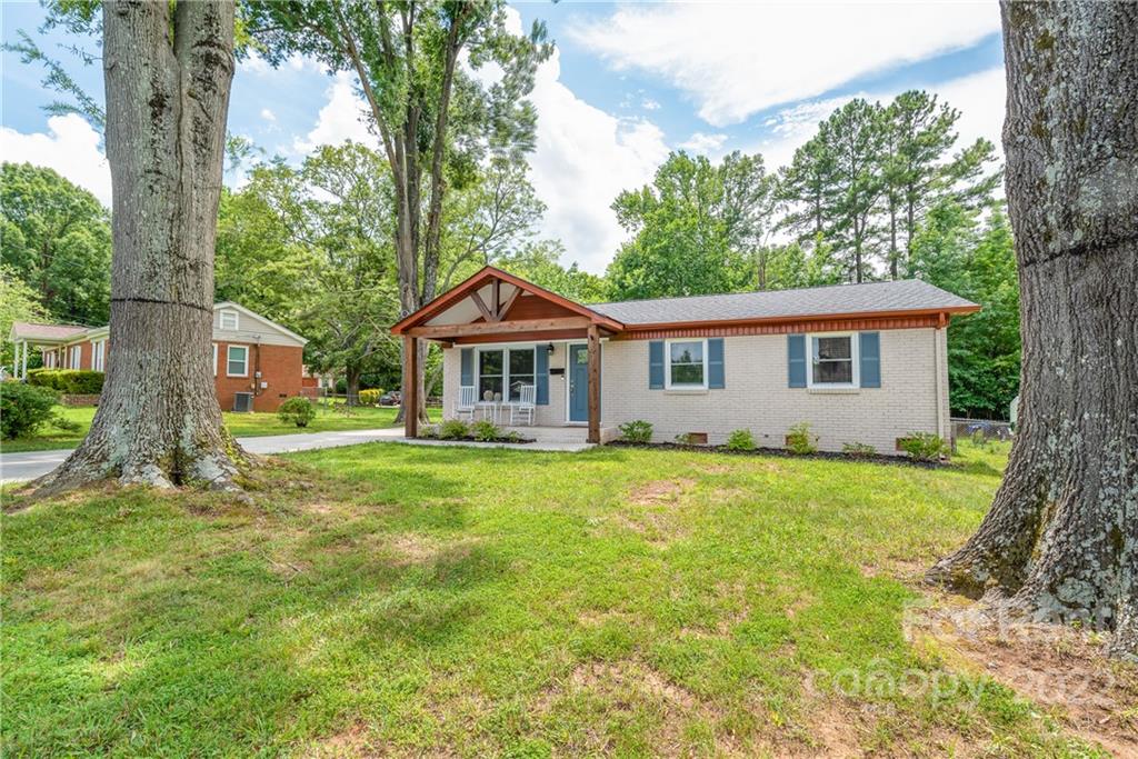 3932 Slagle Drive Charlotte, NC 28215 - Photo 26 of 26 front view of a house with a yard