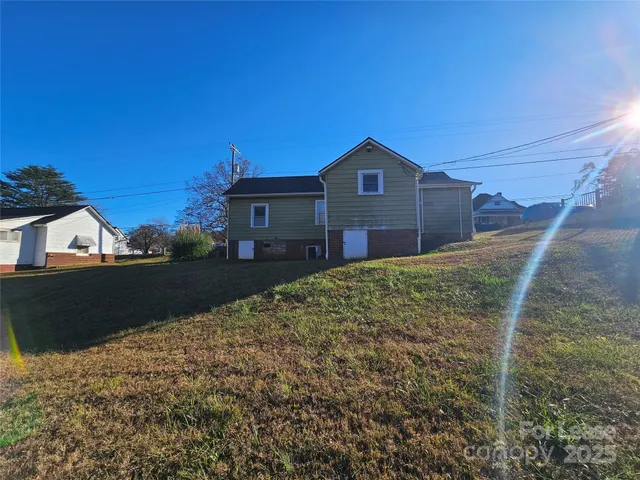$1,400 | 208 West Main Street, Lawndale, NC 28090