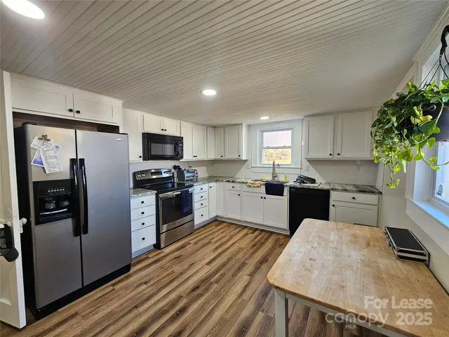 $1,400 | 208 West Main Street, Lawndale, NC 28090